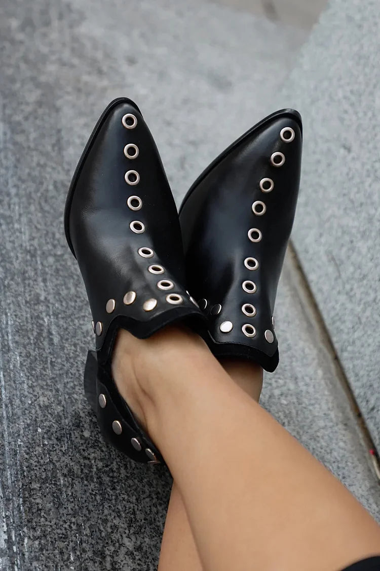 Giselle | Botines con tachuelas y tacón grueso