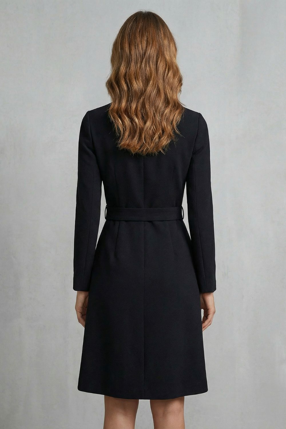 Nivara – Vestido midi de corte A con cinturón asimétrico