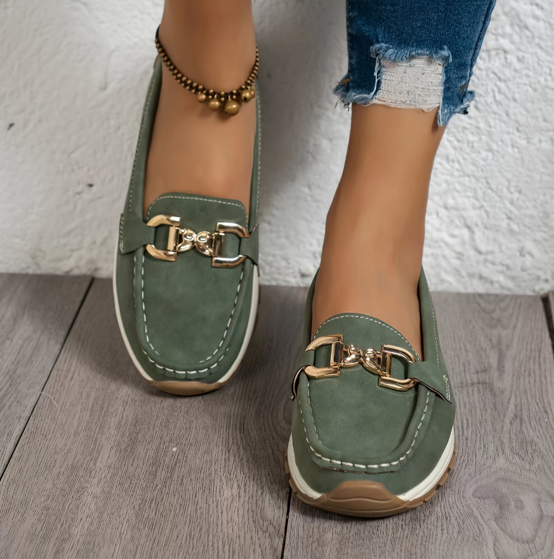 Eloise – Mocasines con hebilla verde