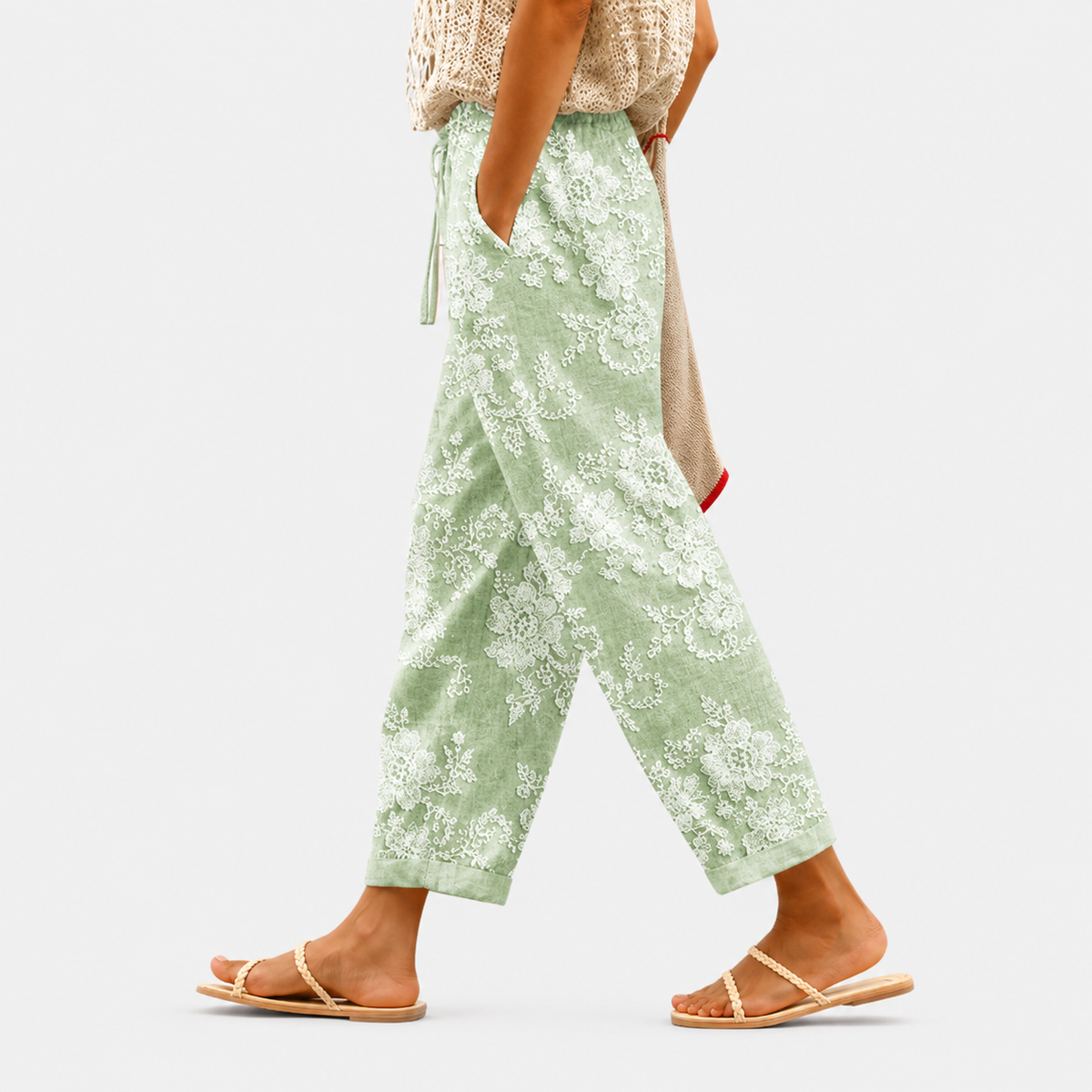Pantalones cómodos con flores de salvia
