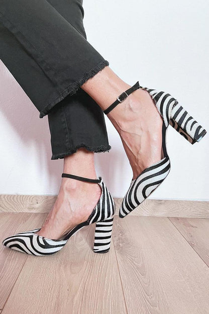 Lydia | Zapatos de tacón con estampado de cebra y tira en el tobillo