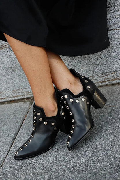 Giselle | Botines con tachuelas y tacón grueso