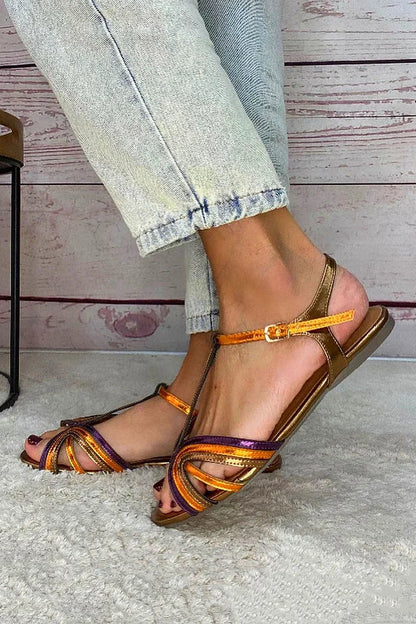 Sandalias Viviana con tira en T en colores mediterráneos.