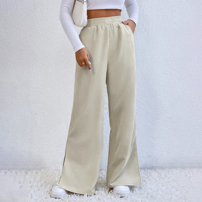 Pantalones fluidos y cómodos