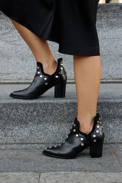 Giselle | Botines con tachuelas y tacón grueso