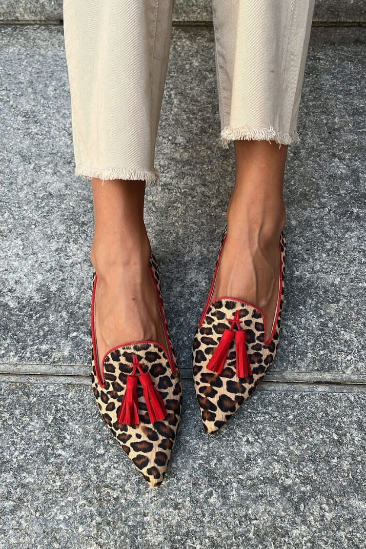 Daphne | Mocasines puntiagudos con flecos rojos