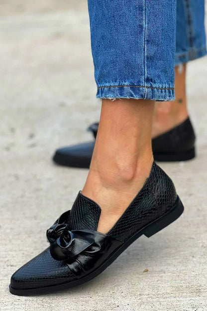 Georgia | Mocasines negros con lazo brillante