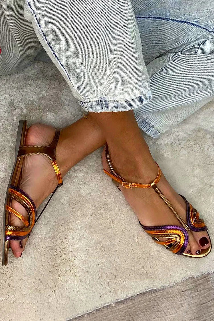 Sandalias Viviana con tira en T en colores mediterráneos.