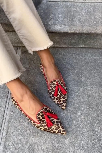 Daphne | Mocasines puntiagudos con flecos rojos