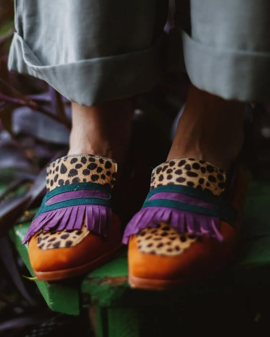 Hallie | Mocasín con flecos y estampado animal