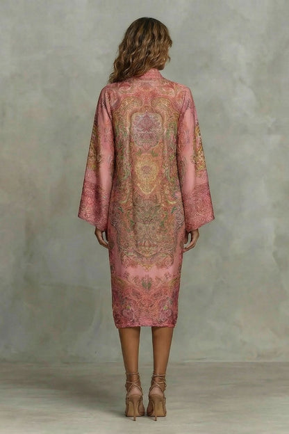 Marélienne – Vestido kimono midi con estampado floral barroco