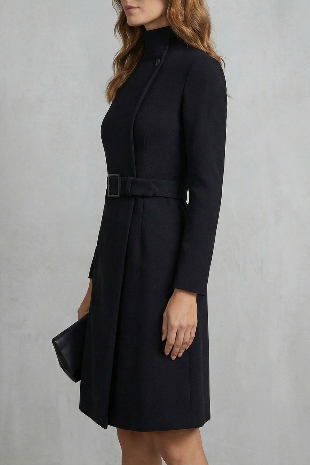 Nivara – Vestido midi de corte A con cinturón asimétrico