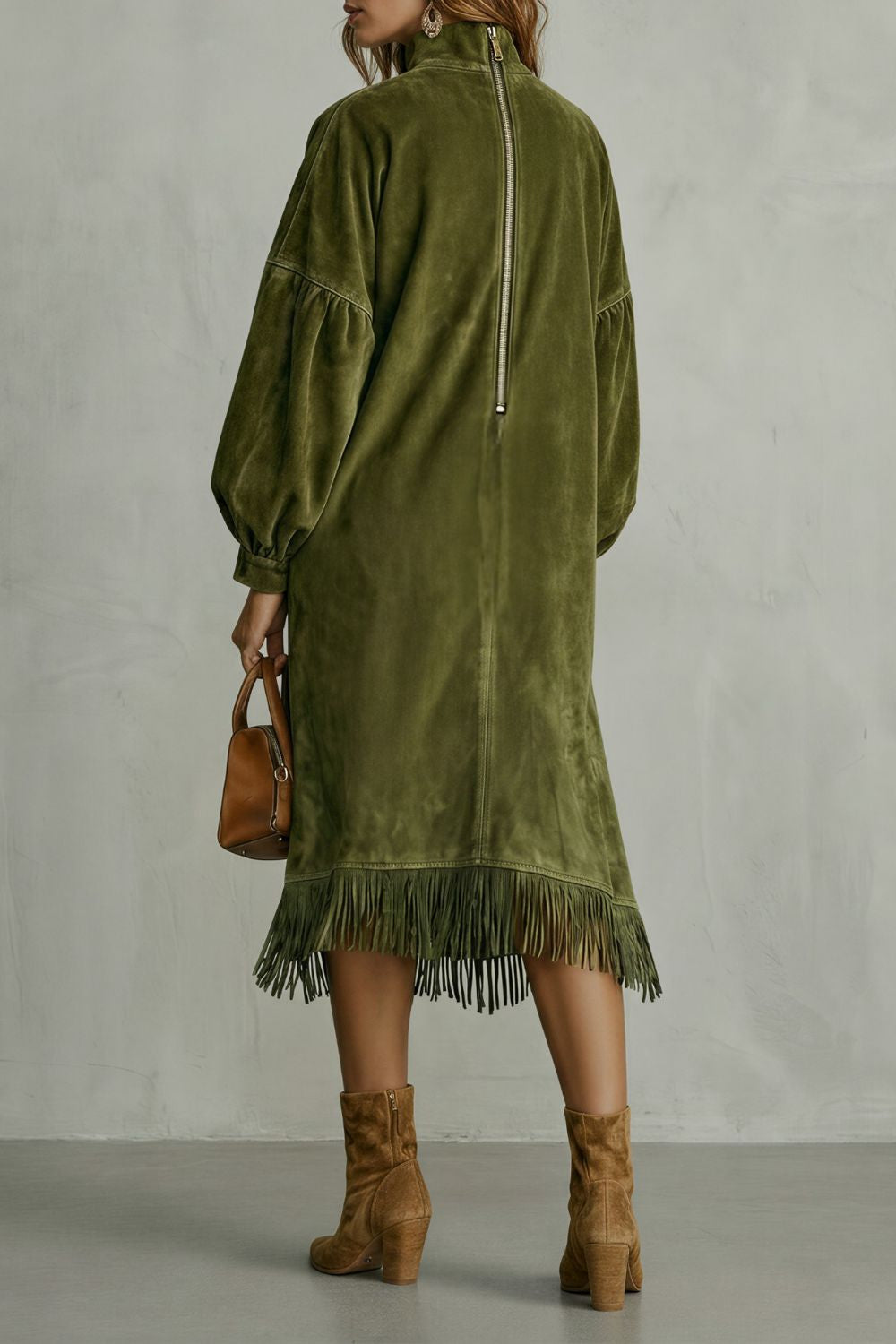 Valdrina – Vestido midi de cuello alto con detalles de flecos de ante