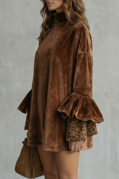 Velanique – Vestido corto de terciopelo con detalles de mangas superpuestas