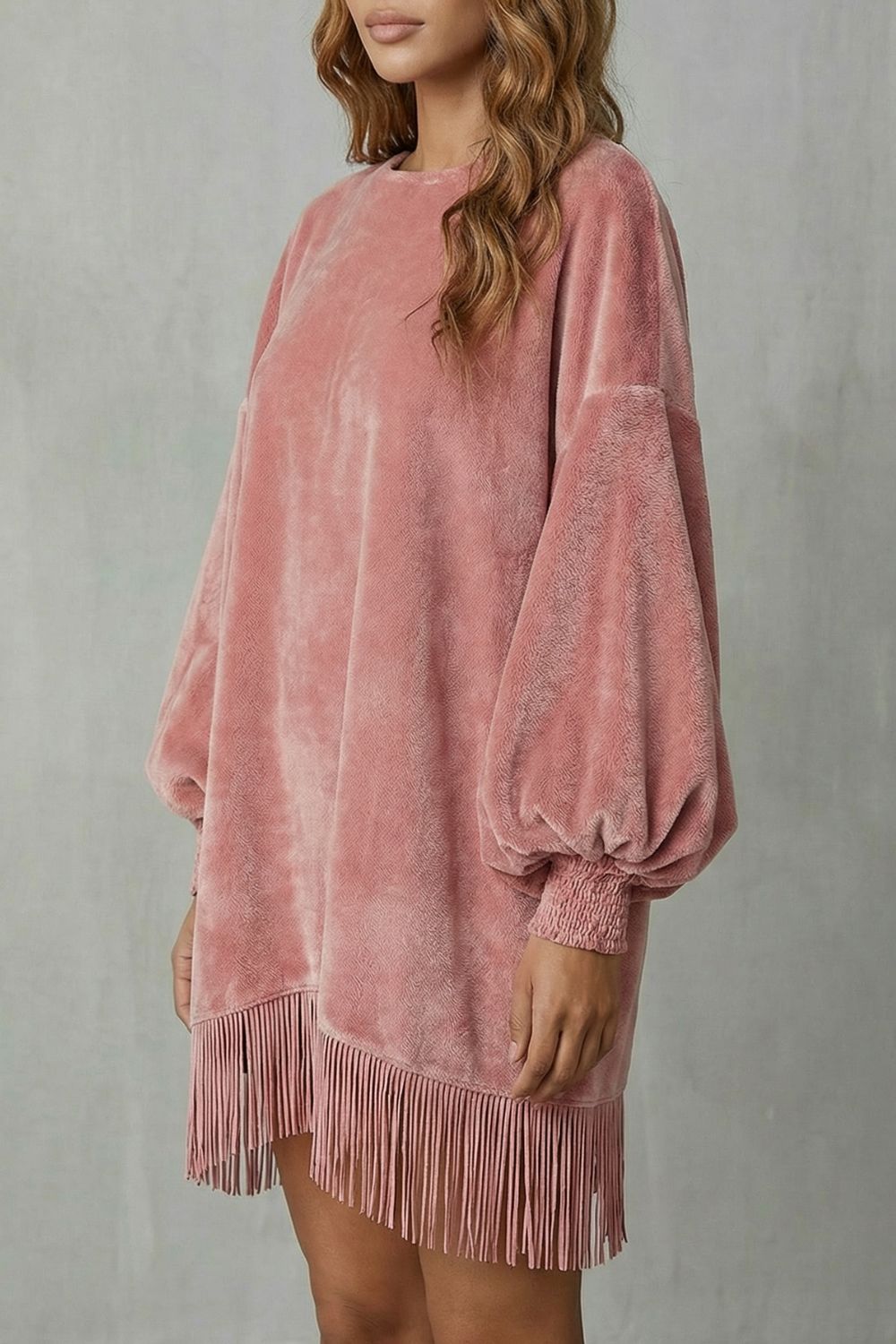 Bellurie – Vestido corto con mangas abullonadas y flecos