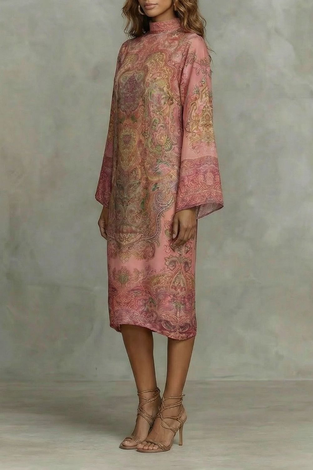 Marélienne – Vestido kimono midi con estampado floral barroco