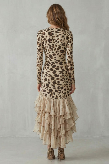 Lioraé – Vestido midi con estampado de leopardo y bajo fruncido