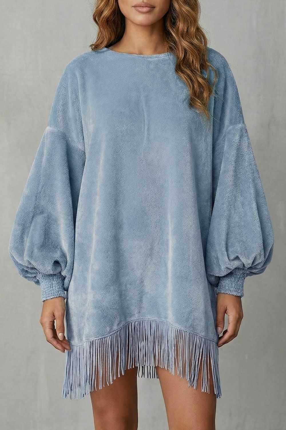 Bellurie – Vestido corto con mangas abullonadas y flecos