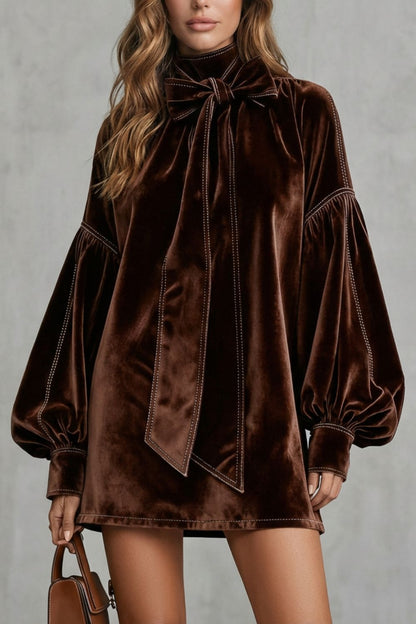 Velourine – Elegante minivestido con cuello de lazo