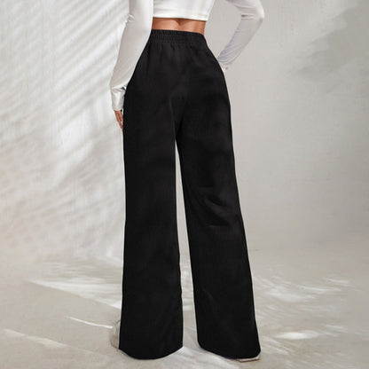 Pantalones fluidos y cómodos