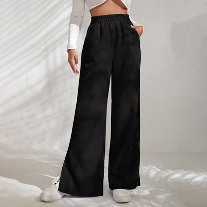 Pantalones fluidos y cómodos