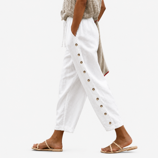 Pantalones con botones y dijes costeros