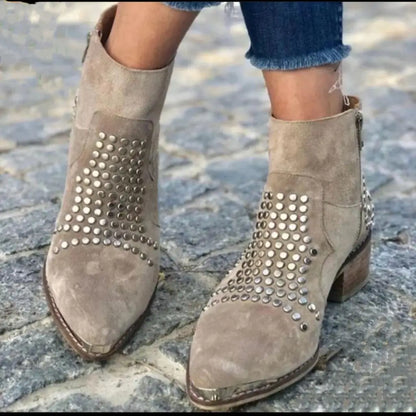 Cadence | Botines con tachuelas