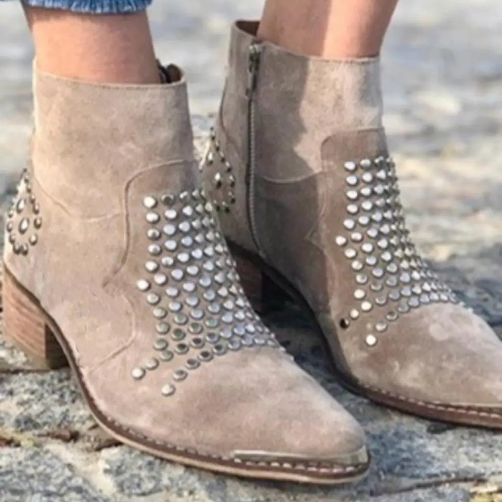 Cadence | Botines con tachuelas