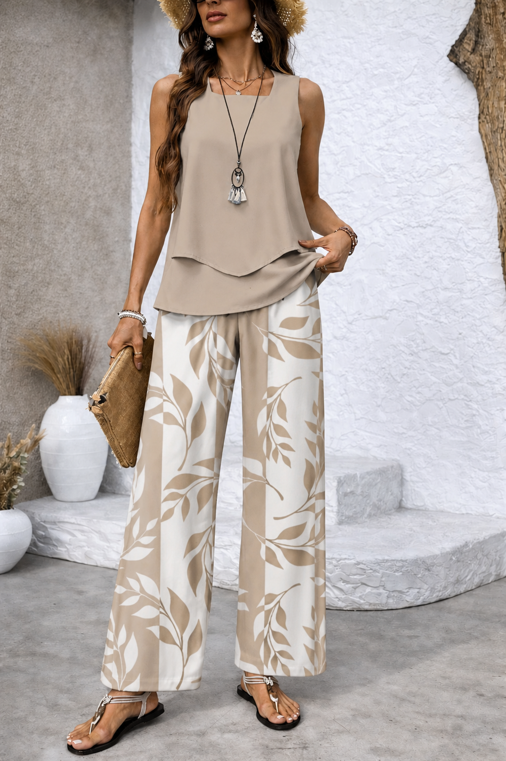 Ernestina™ | Conjunto natural: Blusa beige y pantalón con estampado botánico
