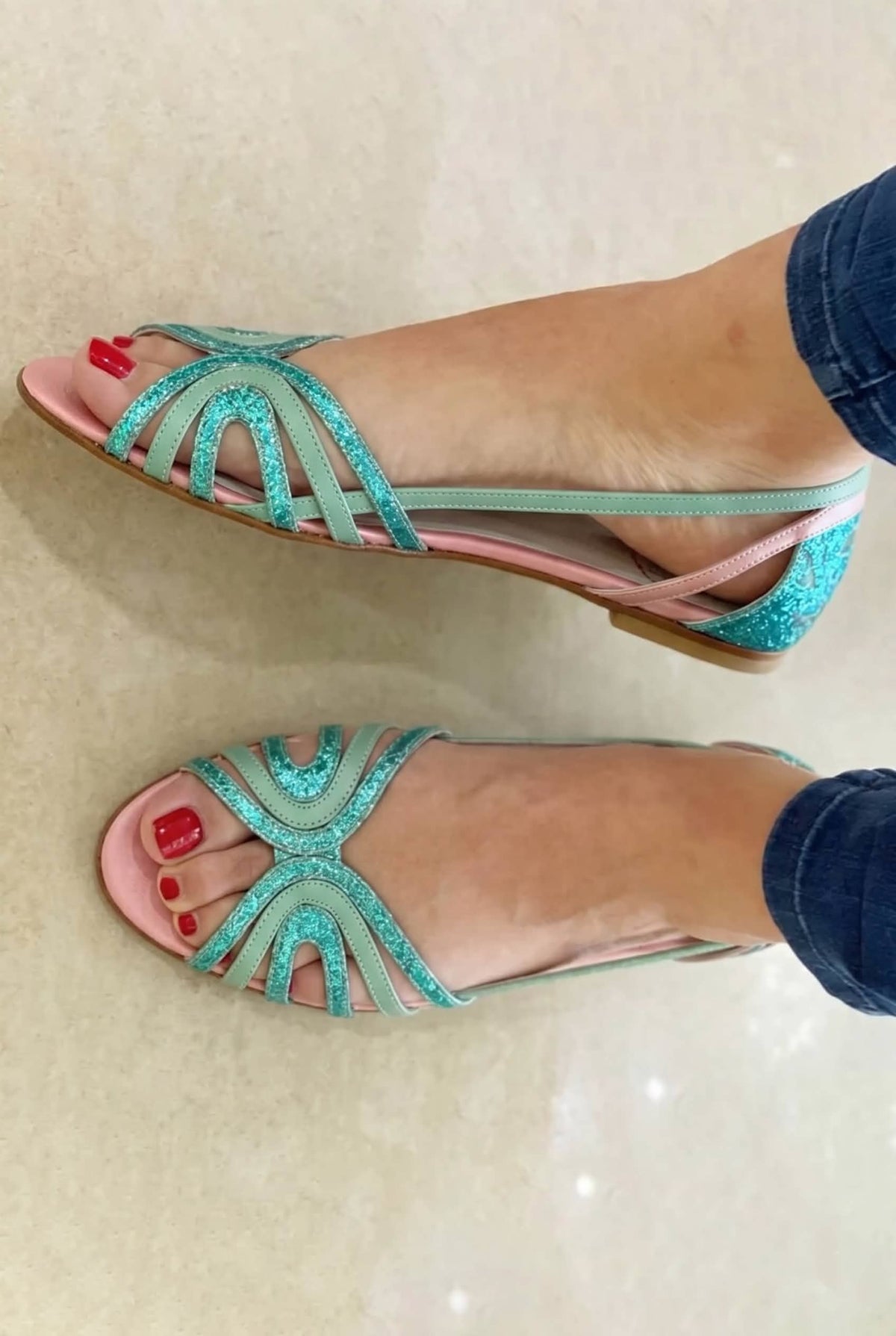 Sandalias Eleonora Verano color oro claro