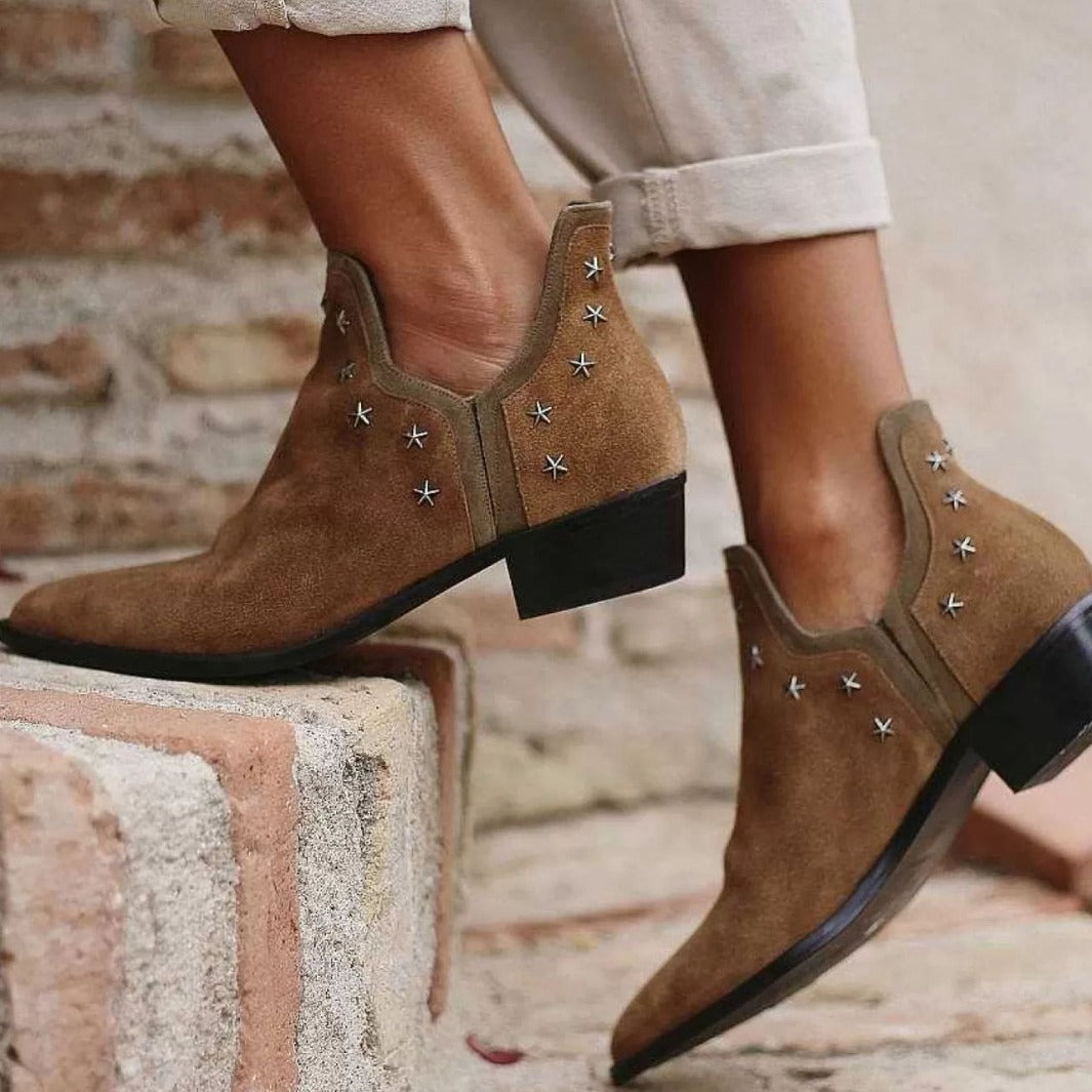 Evelyn | Botas vaqueras con tachuelas