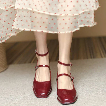 Zapatos de tacón elegantes con tira en el tobillo