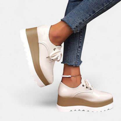 Zapatos Derby ortopédicos Chiara con suela alta