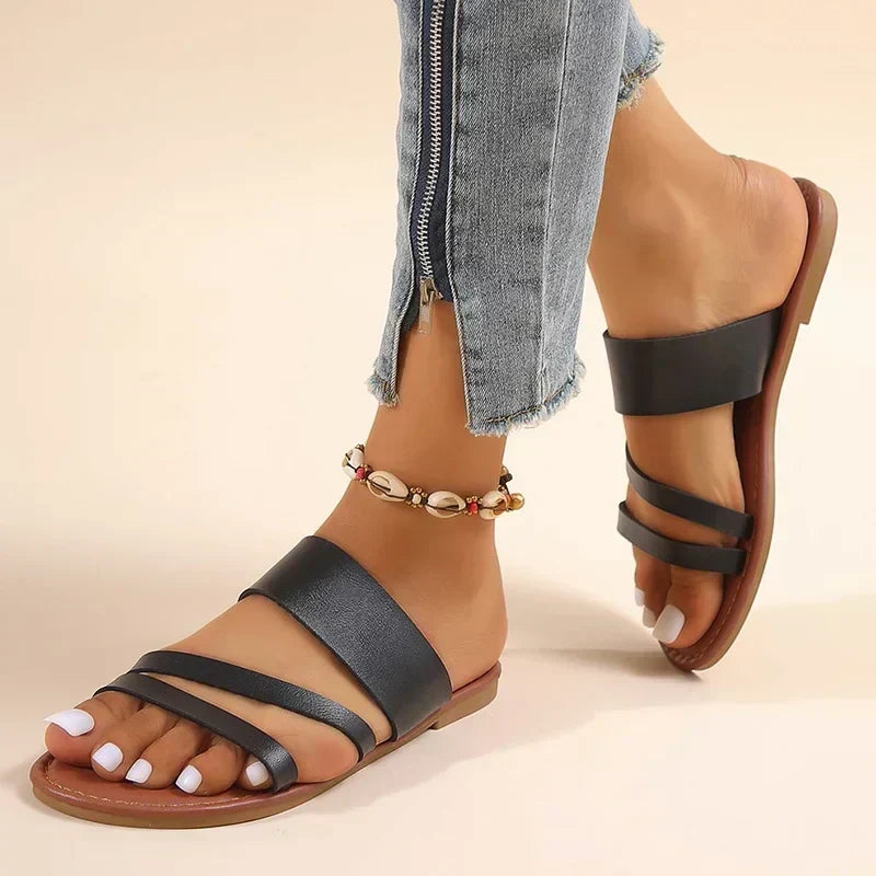 Sandalias planas informales y cómodas