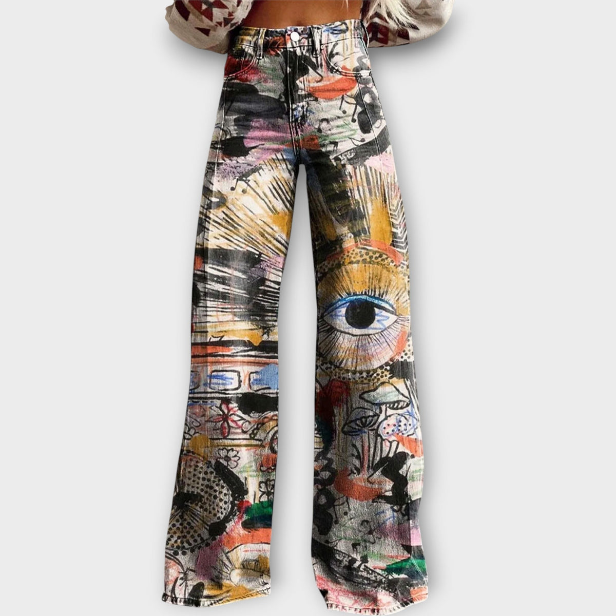 Jeans con estampados artísticos