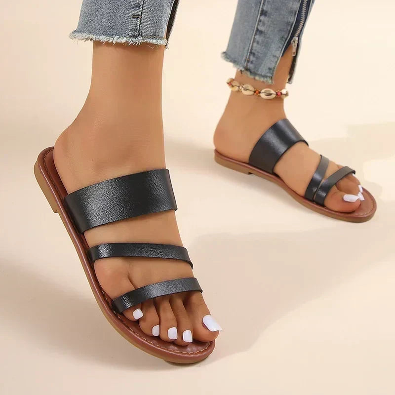 Sandalias planas informales y cómodas