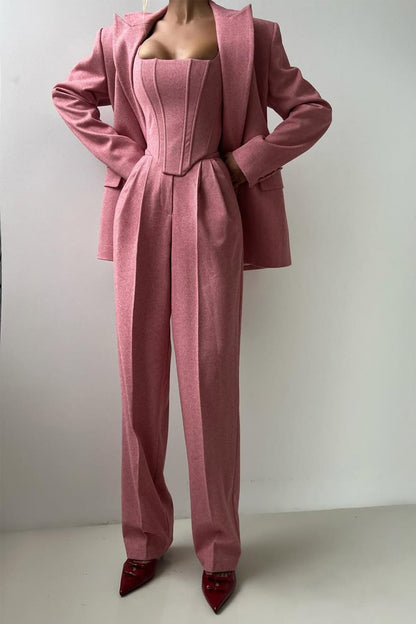 Grace - Conjunto de tres piezas con elegante blazer cruzado.