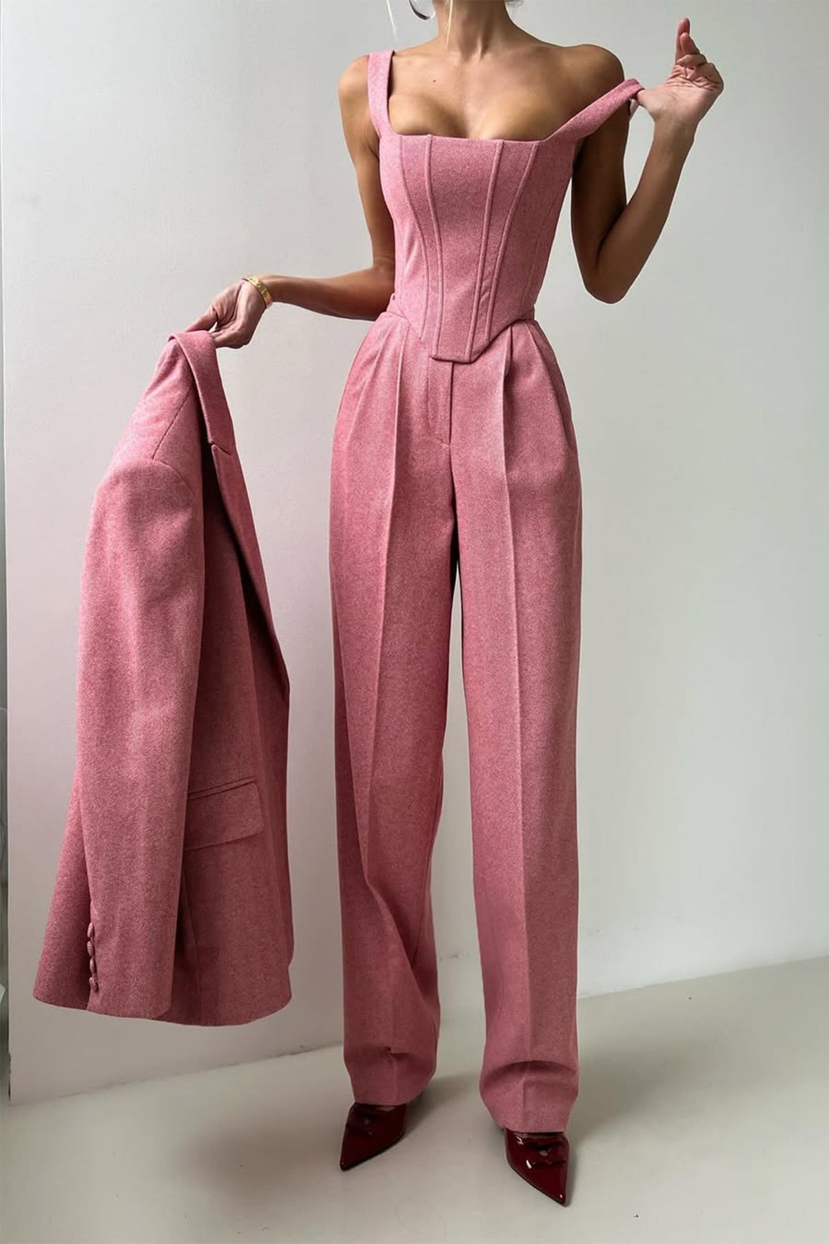 Grace - Conjunto de tres piezas con elegante blazer cruzado.