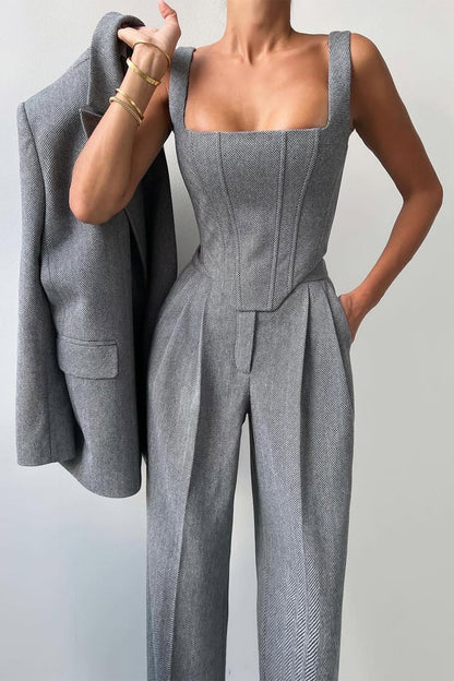 Grace - Conjunto de tres piezas con elegante blazer cruzado.