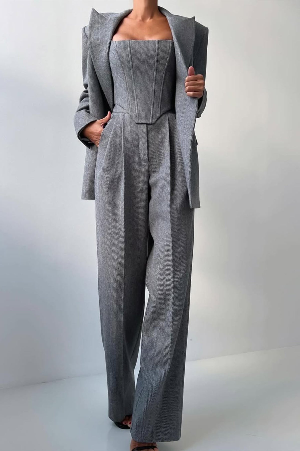 Grace - Conjunto de tres piezas con elegante blazer cruzado.