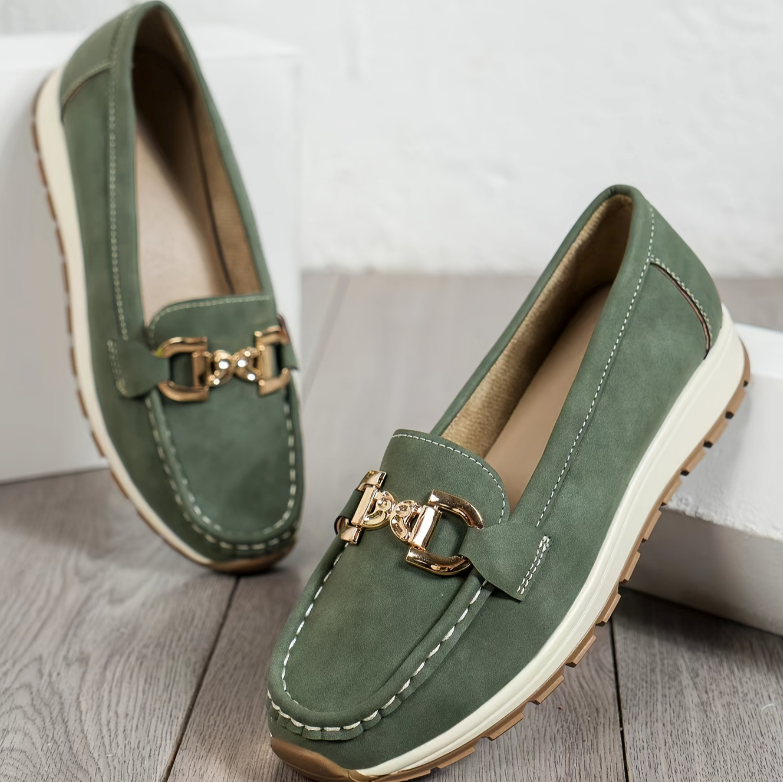 Eloise – Mocasines con hebilla verde