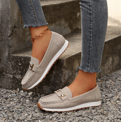 Emelia - Mocasines de lujo con detalles de cadena