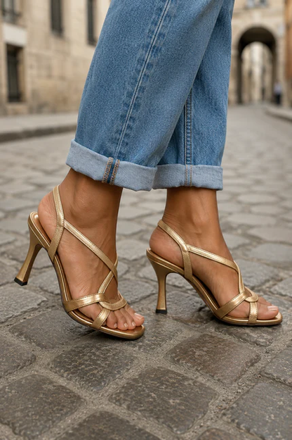 Sandalias de tacón doradas elegantes de Elisabetta