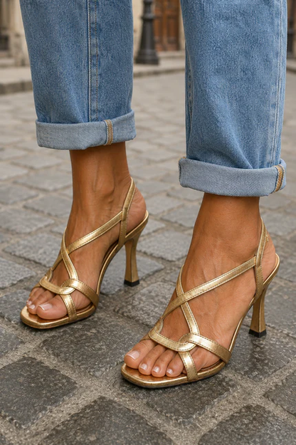 Sandalias de tacón doradas elegantes de Elisabetta