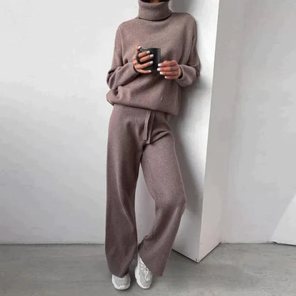 Elegante conjunto de cachemir para una comodidad inigualable.