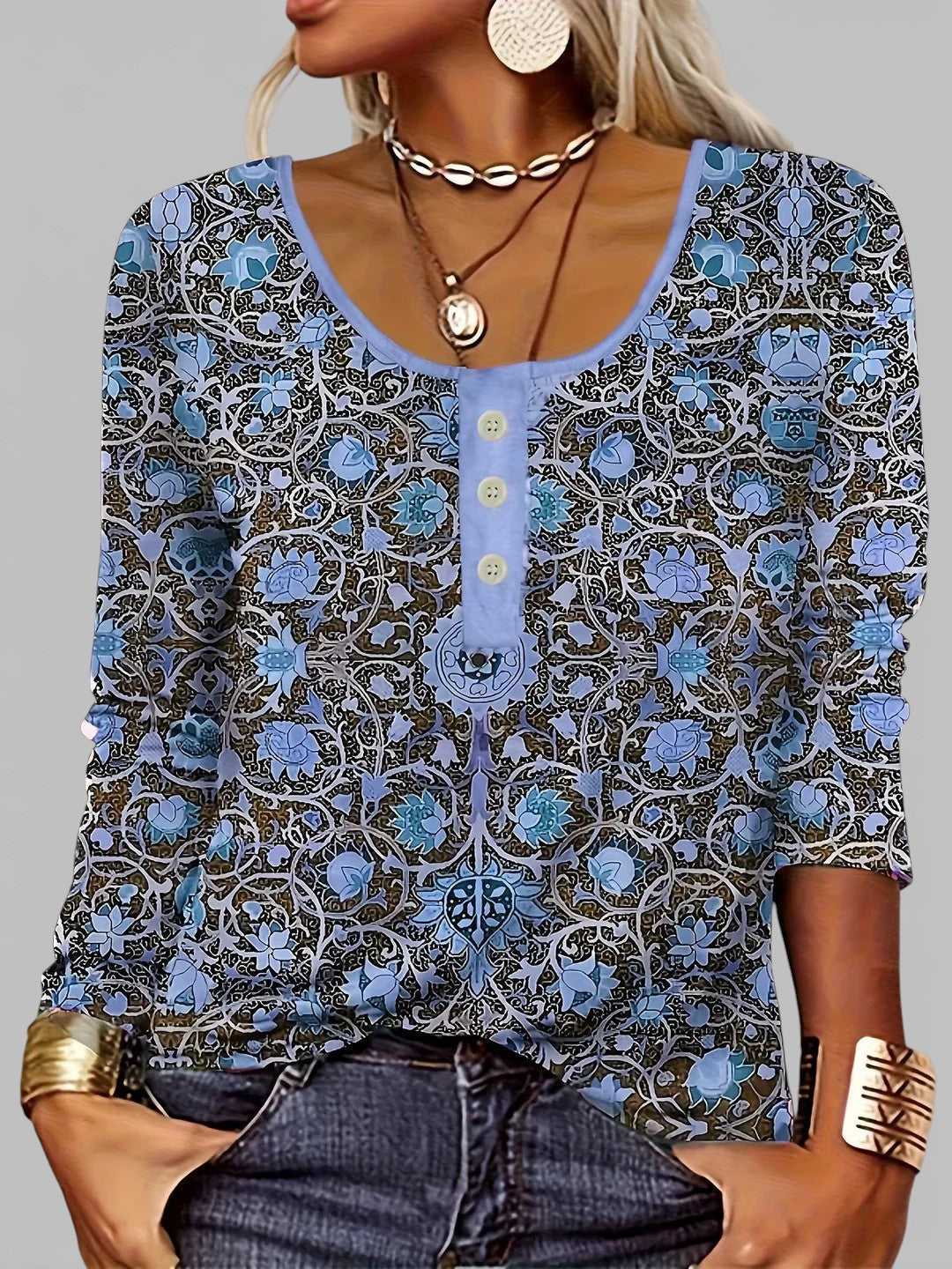 Adeline | Blusa clásica azul con estampado floral